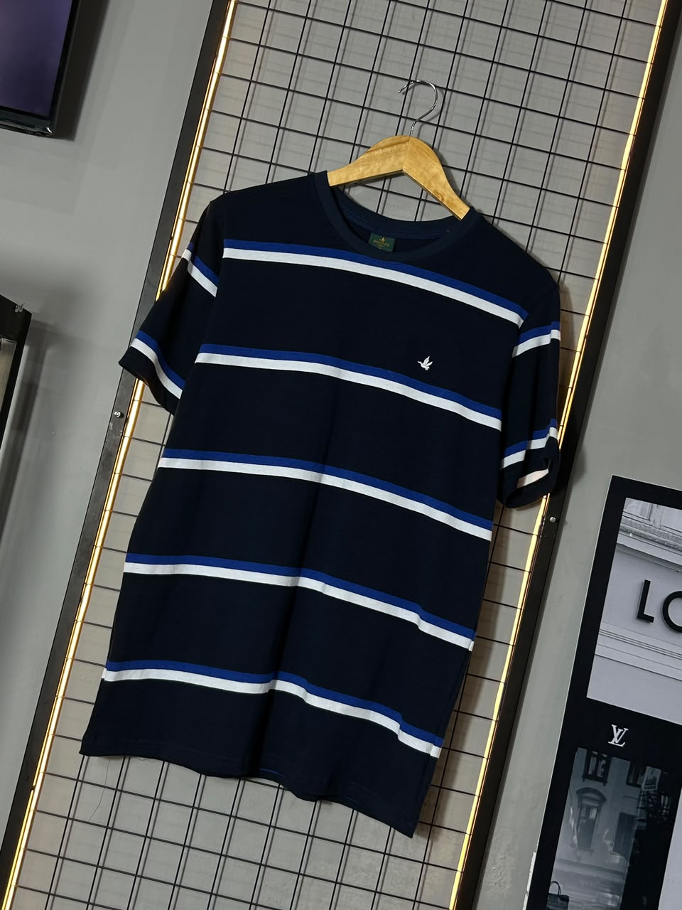 Camiseta Brooks. Azul M./Branco