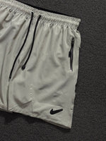 BERMUDA NK SWOOSH EMB. CINZA CLARO