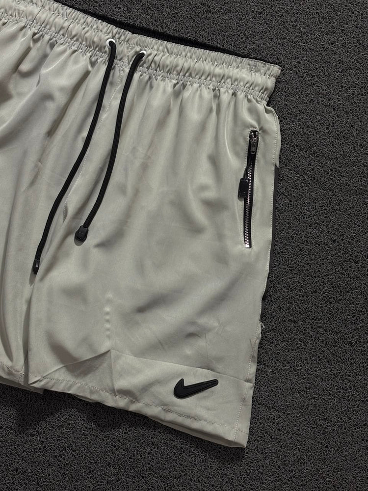 BERMUDA NK SWOOSH EMB. CINZA CLARO