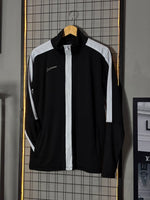 JAQUETA NK ACADEMY PRETO/BRANCO