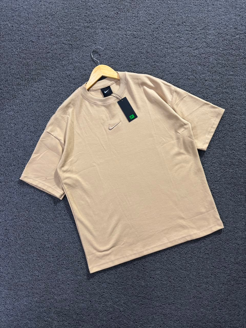 Camiseta NK Monoc. Cáqui