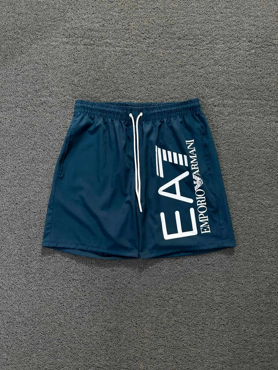 BERMUDA EA7 AZUL M. MONOC.