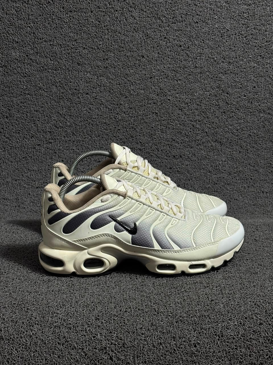 TÊNIS NK AIR MAX PLUS TN OFF