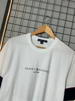 CAMISETA TOMMY H. BRANCA A/V