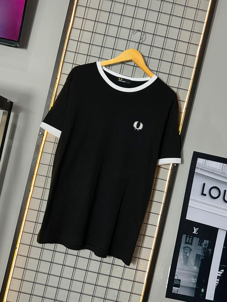 Camiseta Fred Perry Preta