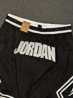 BERMUDA JORDAN PREMIUM LETREIRO PRETA