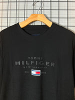 Camiseta Tommy H. Letreiro Preta