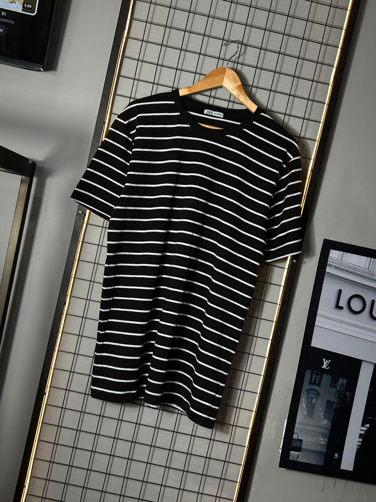 CAMISETA ZARA LISTRADA PRETA/BRANCA