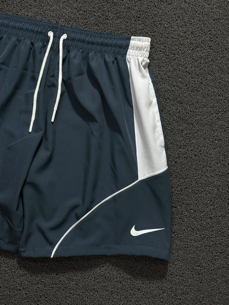 BERMUDA NK SWOOSH AZUL/BRANCA