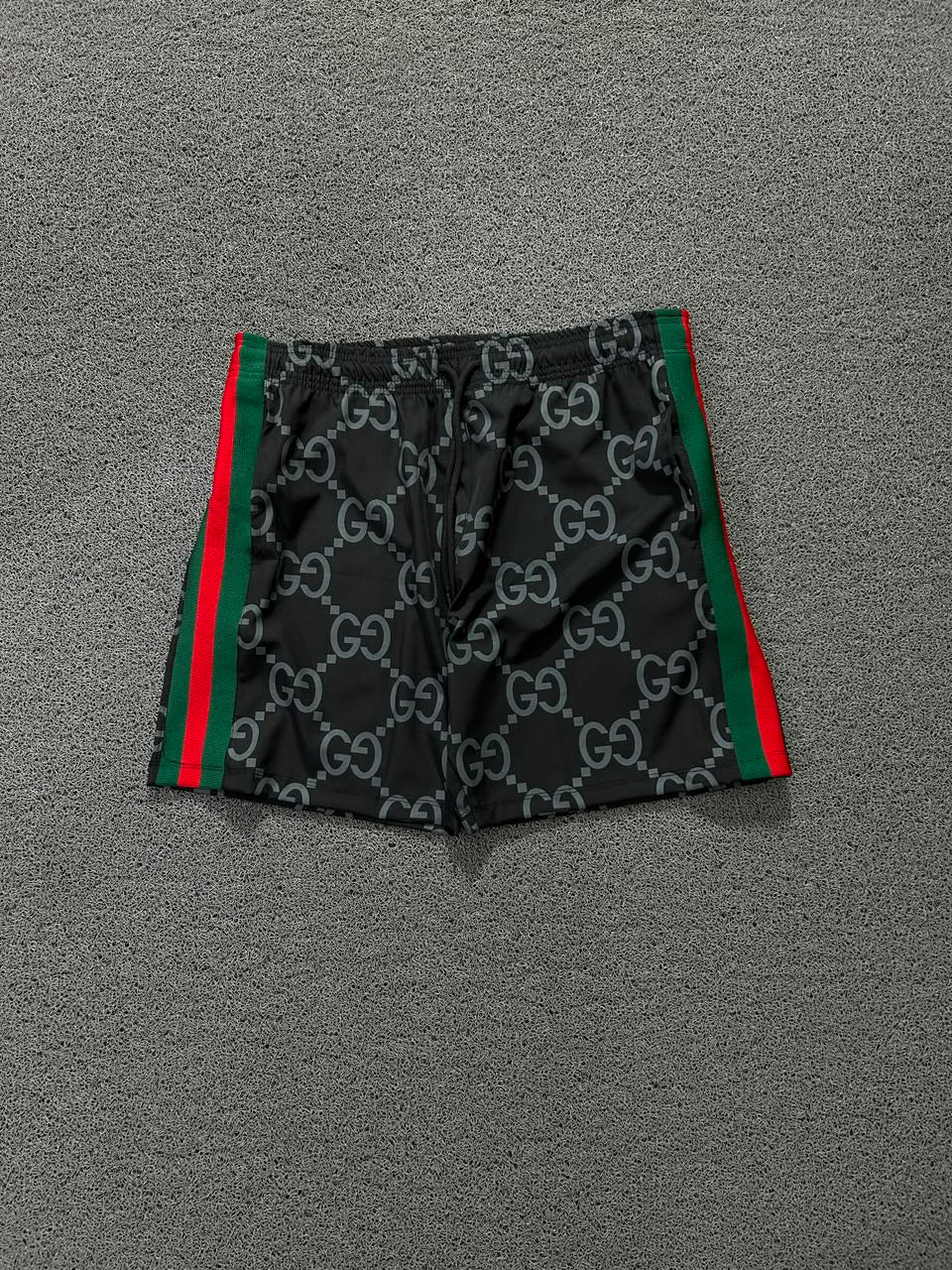 BERMUDA GUCCI MONOE. PRETA