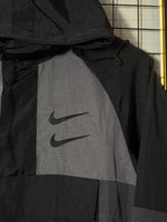CORTA VENTO NK SWOOSH PRETO