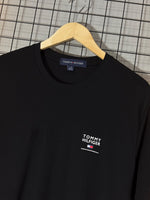 CAMISETA TOMMY H. PEITO PRETA