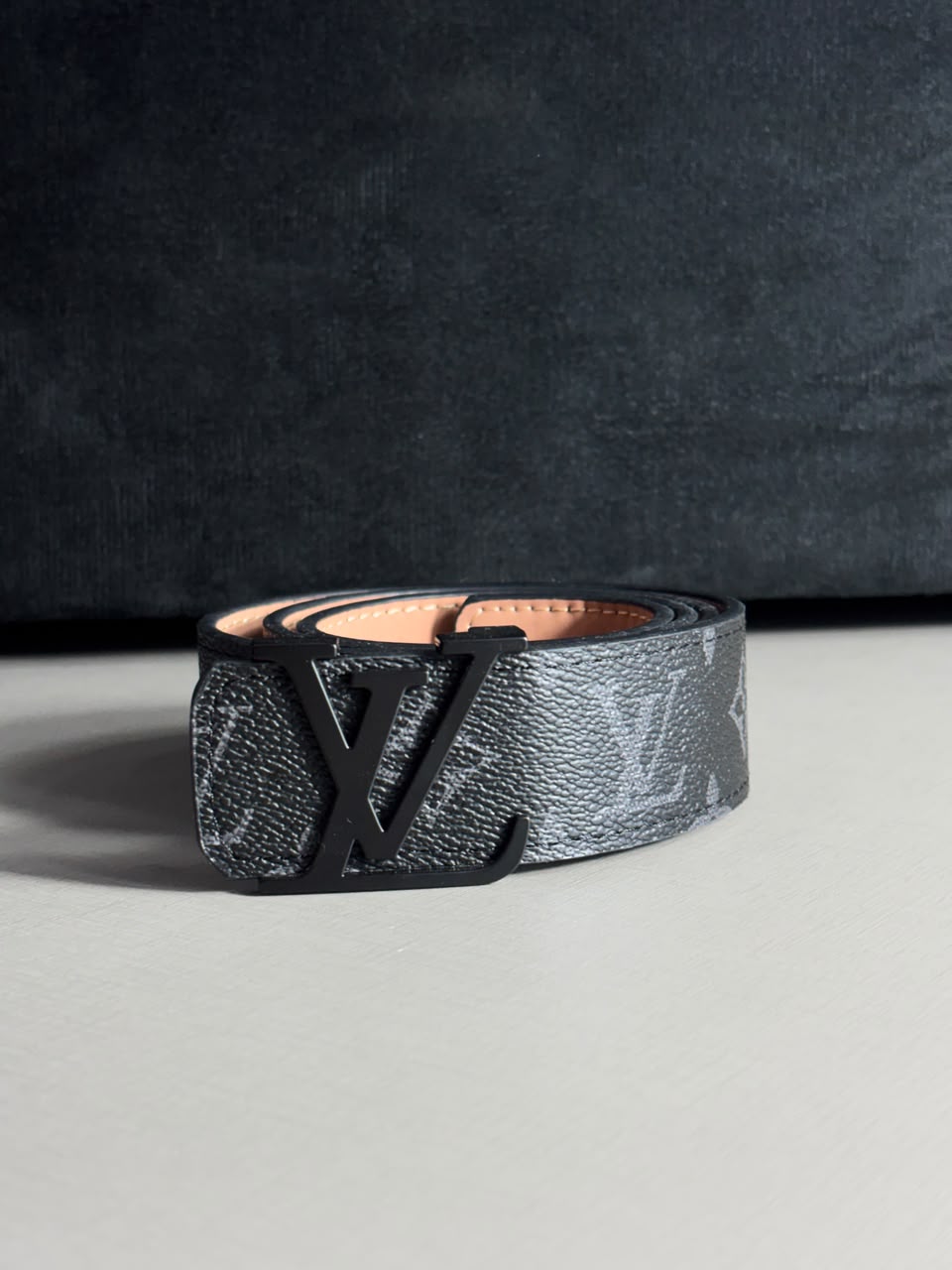 CINTO LV MONOCROMÁTICO PRETO