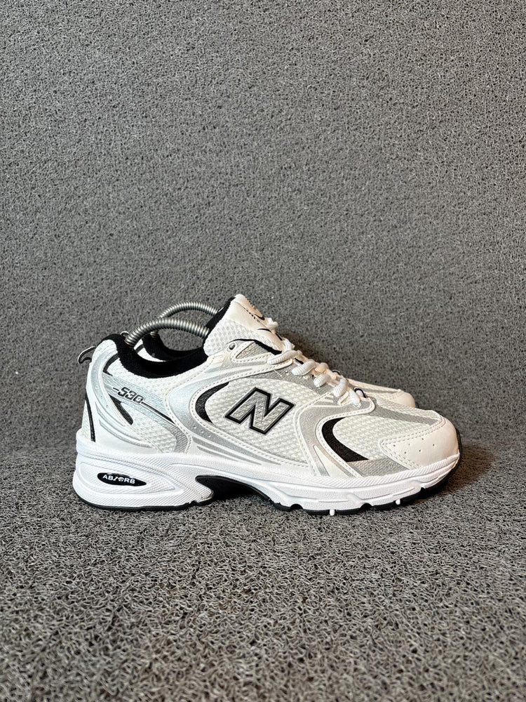 NEW BALANCE 530 BRANCO/PRETO