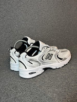 NEW BALANCE 530 BRANCO/PRETO