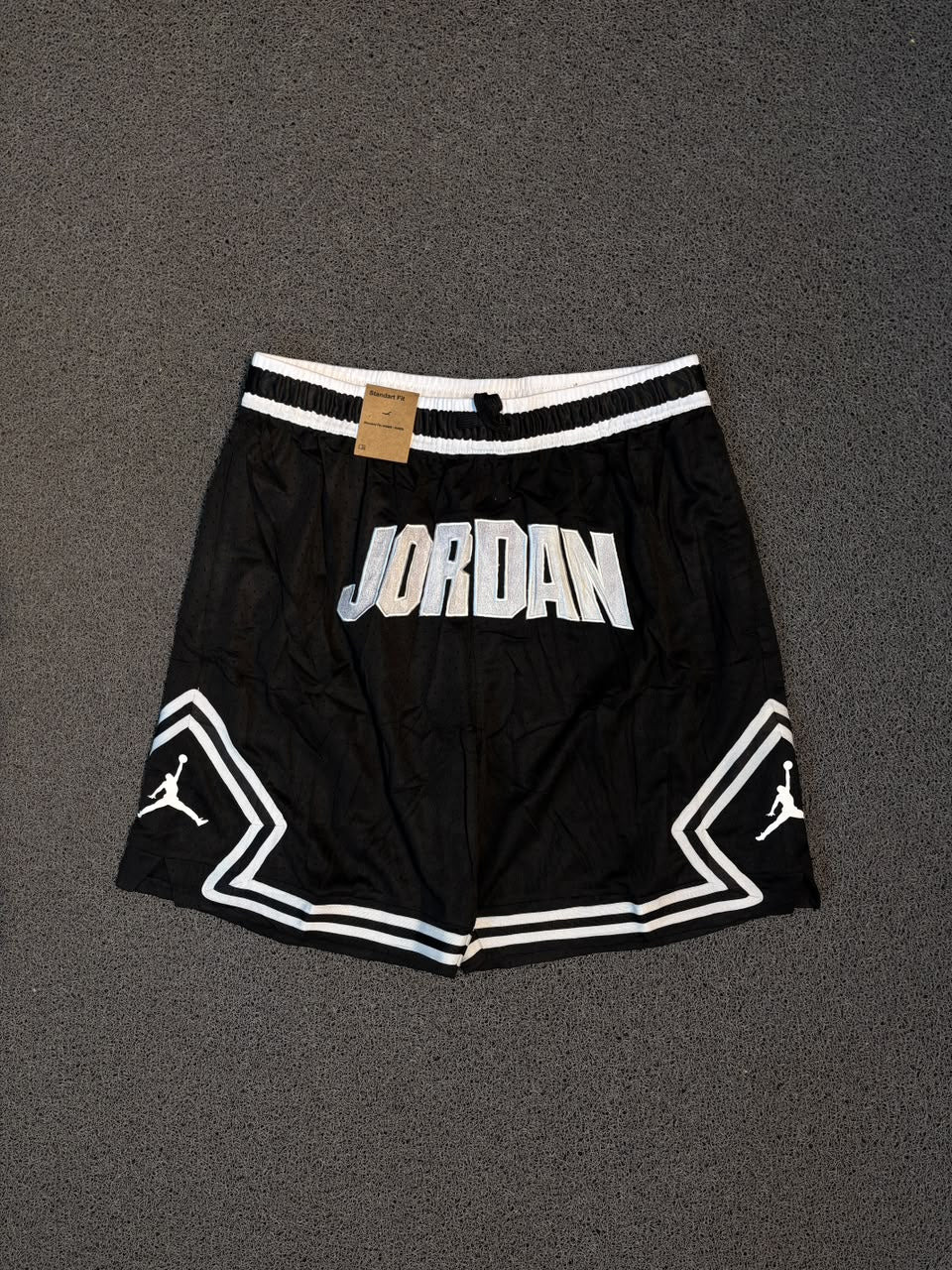 BERMUDA JORDAN PREMIUM LETREIRO PRETA