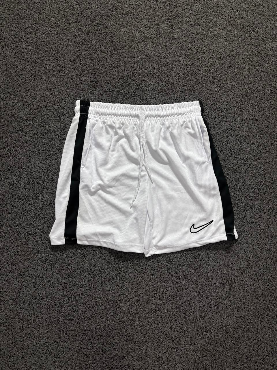 BERMUDA NK ACADEMY BRANCA