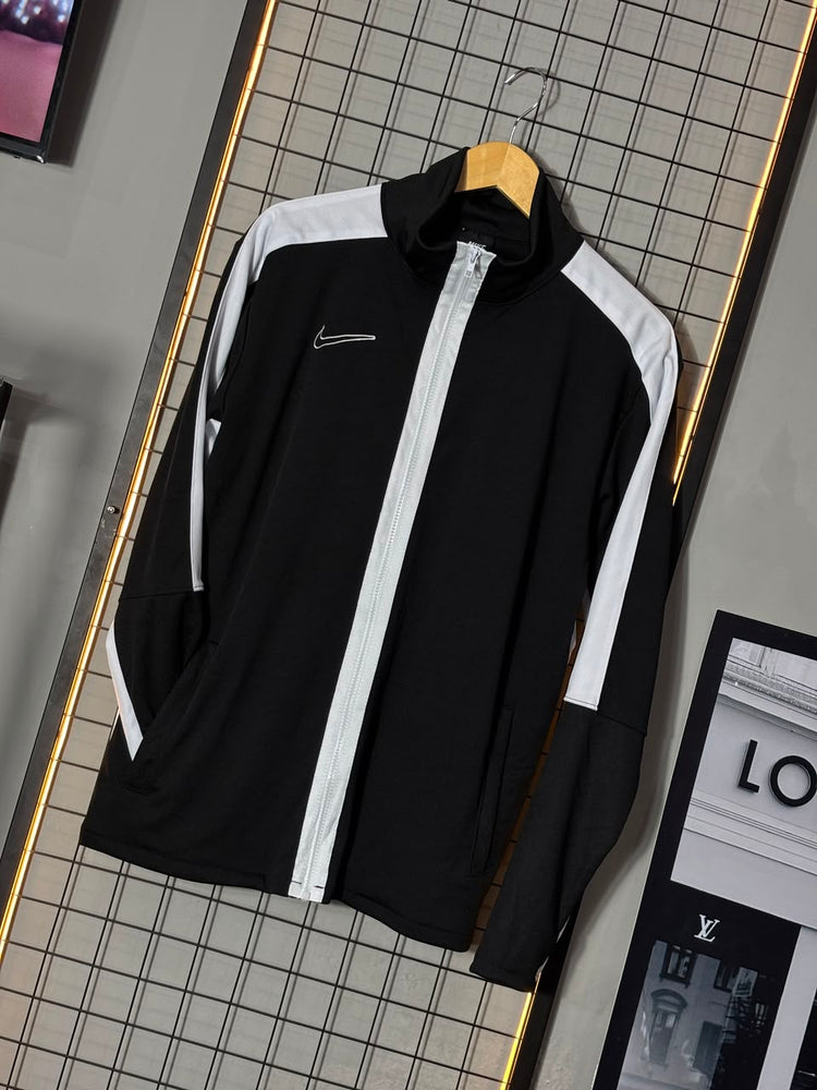 JAQUETA NK ACADEMY PRETO/BRANCO