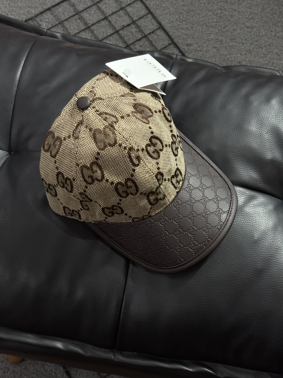 BONÉ GUCCI CÁQUI COURO