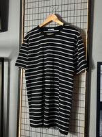 CAMISETA ZARA LISTRADA PRETA/BRANCA