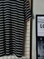CAMISETA ZARA LISTRADA PRETA/BRANCA