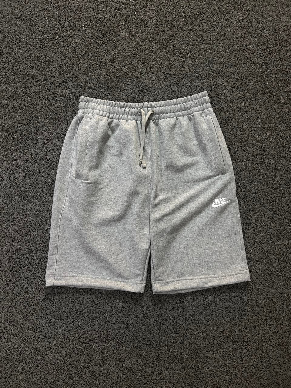 BERMUDA MOLETOM NK CLUB CINZA