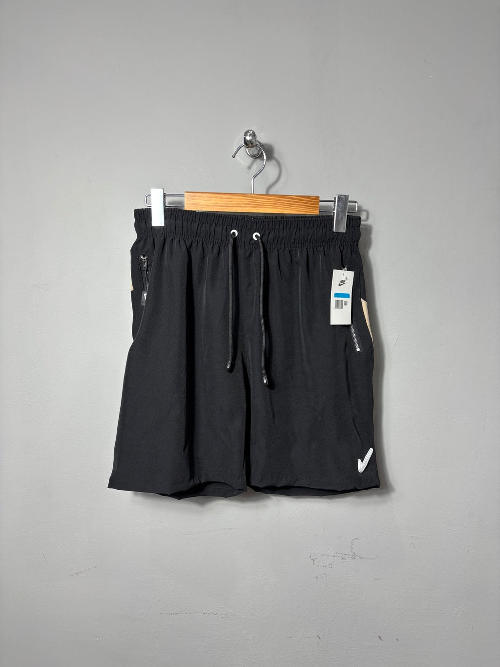 Bermuda NK Swoosh Emborrachado MR