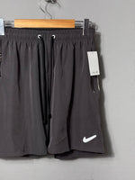 Bermuda NK Swoosh Emborrachado CNZ/C