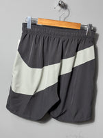 Bermuda NK Swoosh Emborrachado CNZ/C