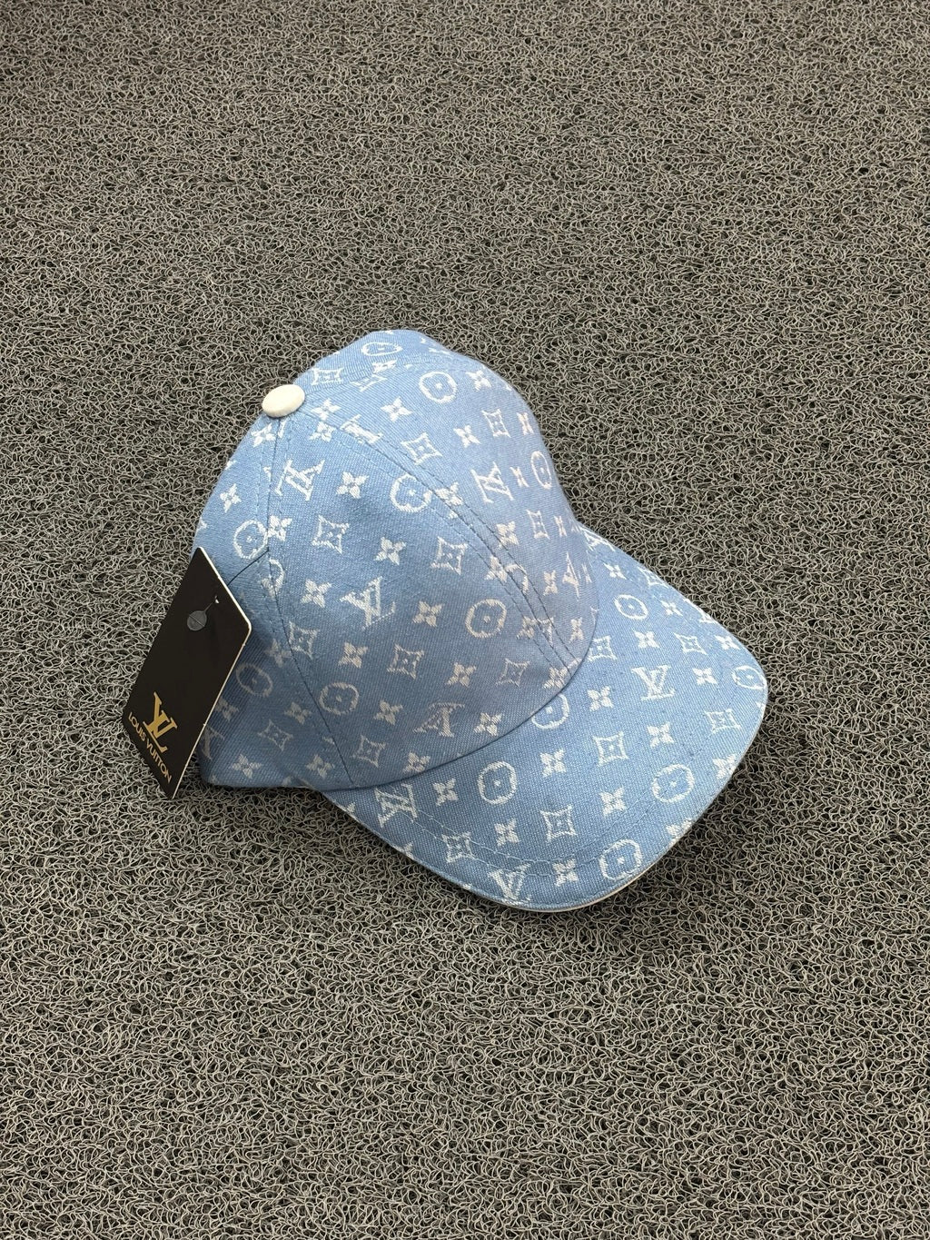 Boné LV Azul Bebê
