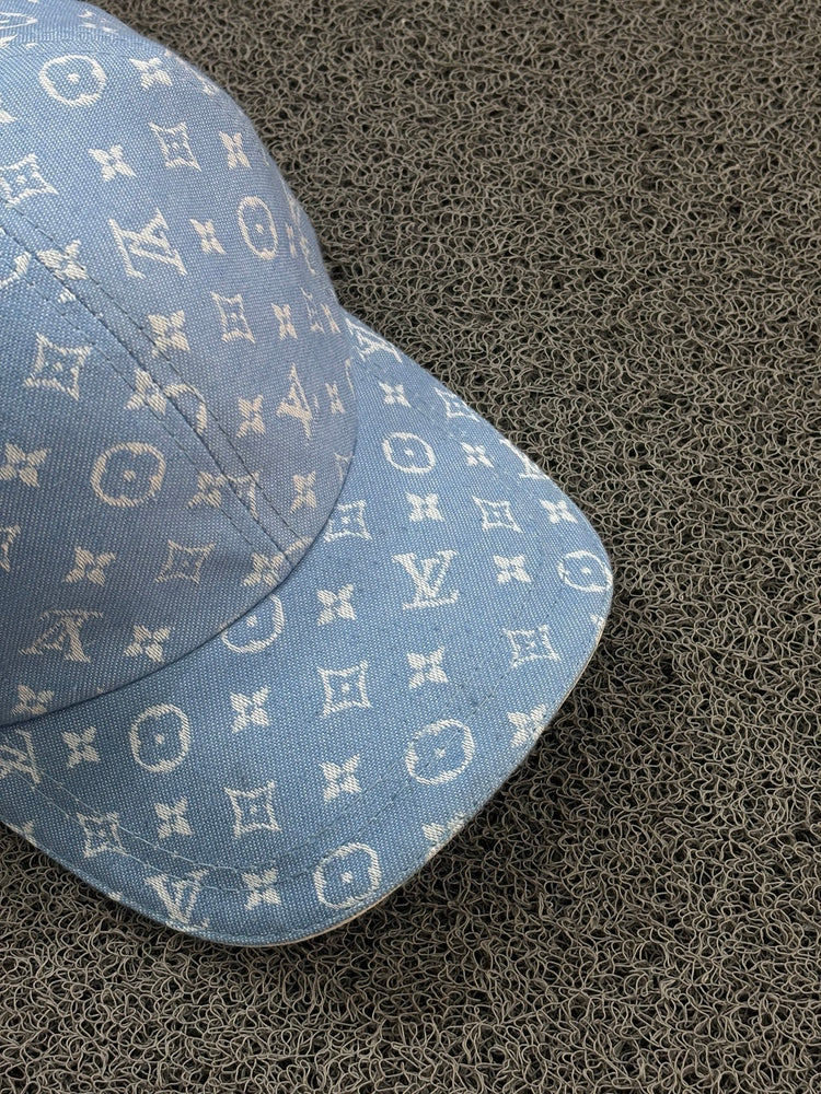 Boné LV Azul Bebê