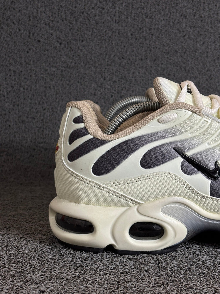 Nike Air Max TN Plus - Off Grey