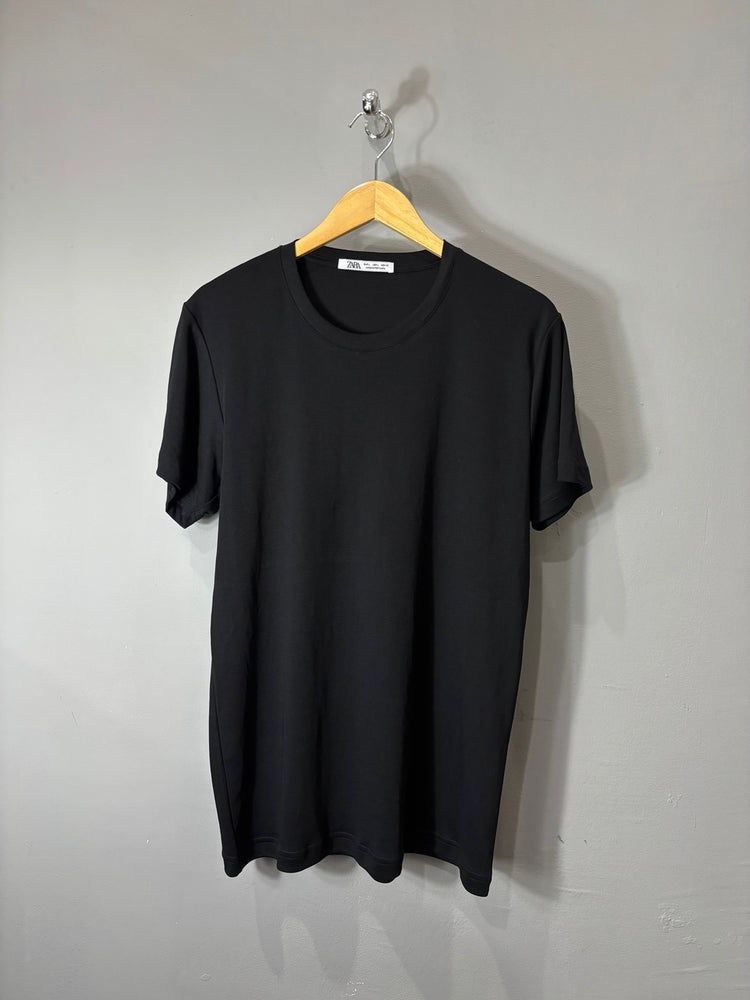 Camiseta Zara Básica - Preta