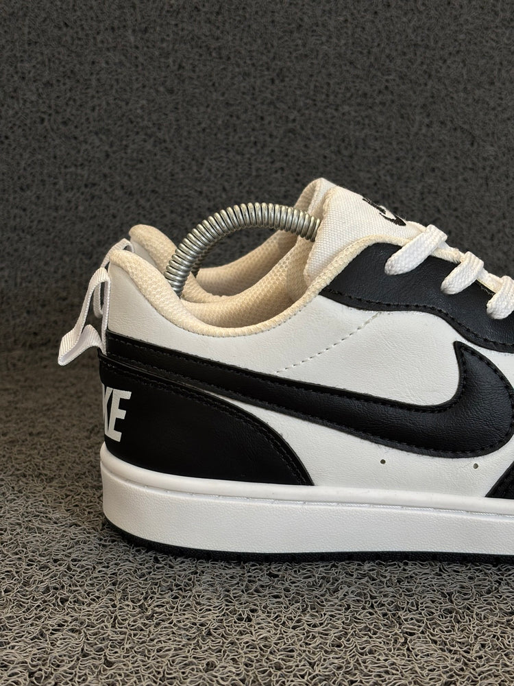 Nike Court Borough - Preto e Branco